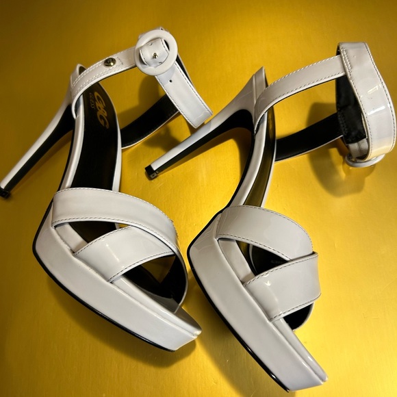 GBG by Guess White Platform Stiletto Size 8M. EUC - Picture 11 of 17